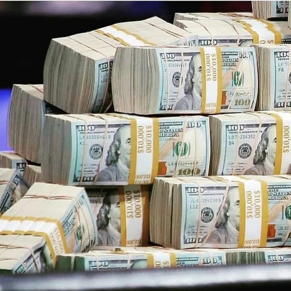 Миллиард евро. 10 млн евро. Упаковка денег. 4 миллиона евро. Пачка денег.