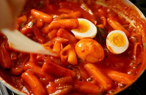 Korean food photo Tteokbokki Korean spicy rice cake on Maangchi com.