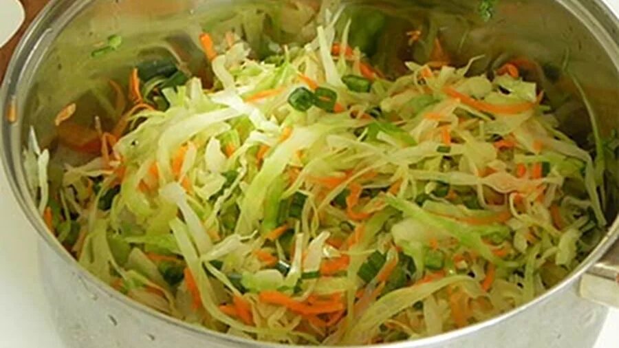 Какой приготовить из свежей капустой. Салат с капустой и морковью с уксусом и сахаром. салат из капусты с морковью с уксусом. салат с капустой и морковью с уксусом. салат из свежей капусты с уксусом.