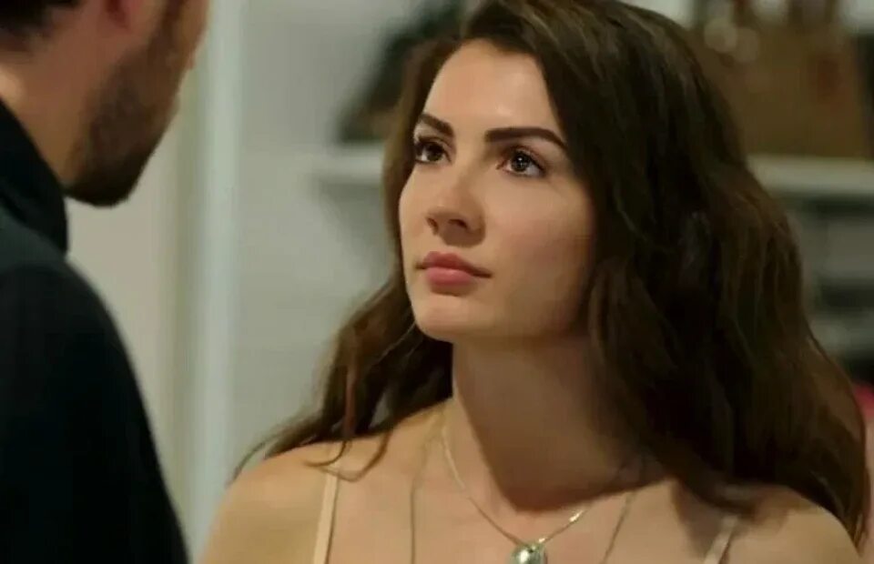 Бурджу Озберк (Burcu Ozberk, Burcu Özberk) - актриса - фильмография - Любовь нап