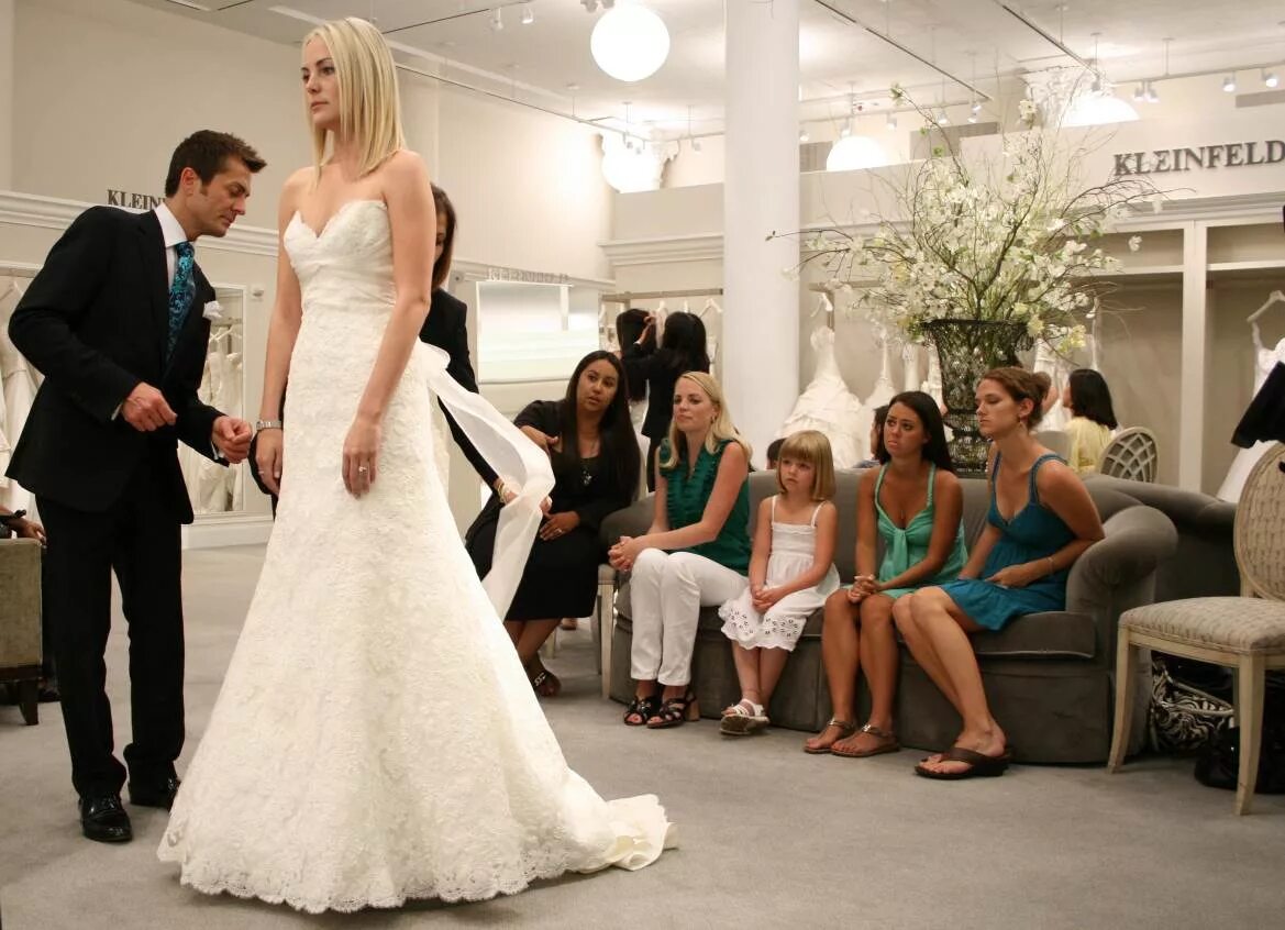 программа про свадьбы. краткий сценарий свадьбы. оденься к свадьбе рэнди феноли. рэнди свадебные платья. программа свадьбы.