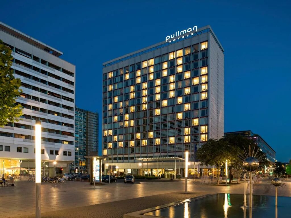 Pullman hotel. Сочи, отель pullman sochi centre 5*. Pullman стамбул. Пулман меркури отель сочи. Пульман сочи.