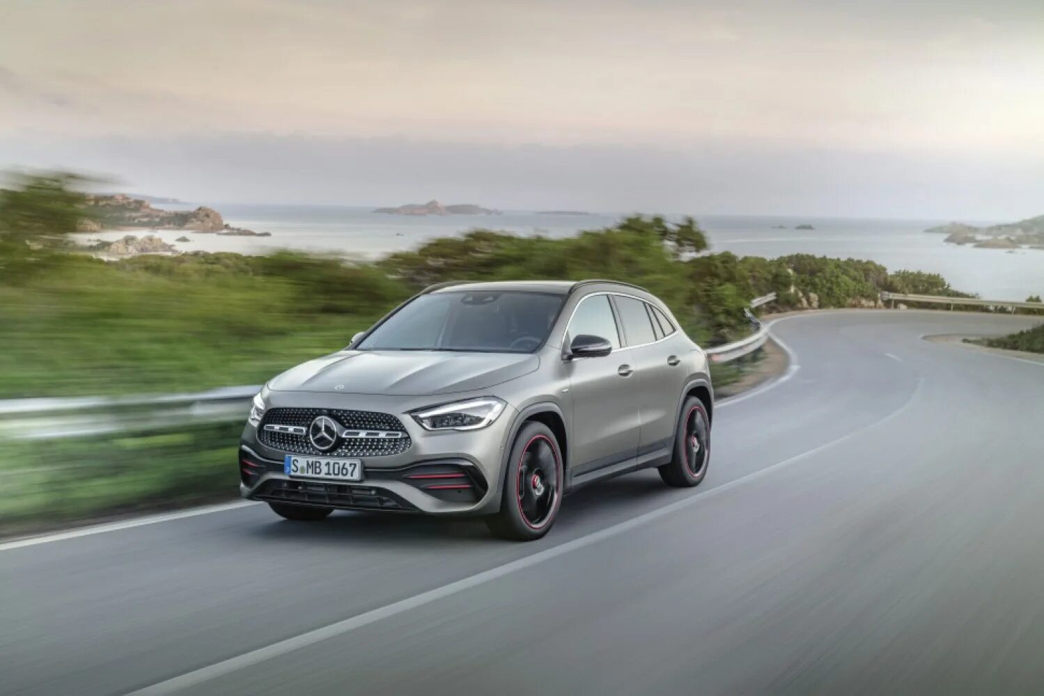 Mercedes новый цена. Mercedes Benz GLA 2020. Мерседес гла 2021. Мерседес Бенц GLA class 2021. GLA Mercedes 2020.