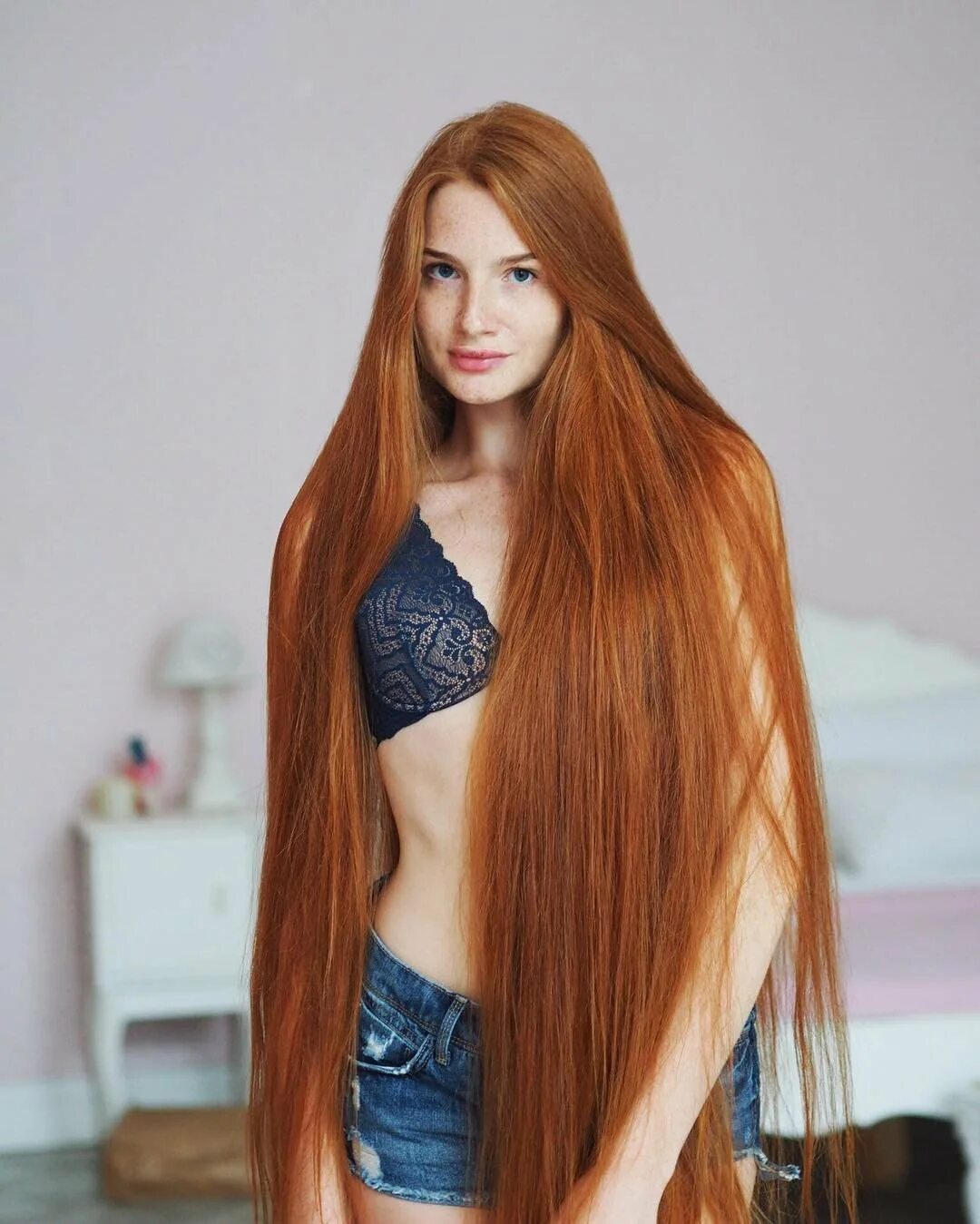 Модели с длинными волосами