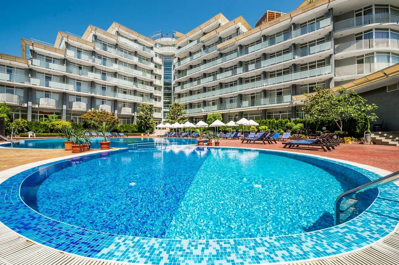 Golden sand beach. Голден сандс резорт гоа. Курорт диане бич в кении. Golden sand beach. Golden sand beach.