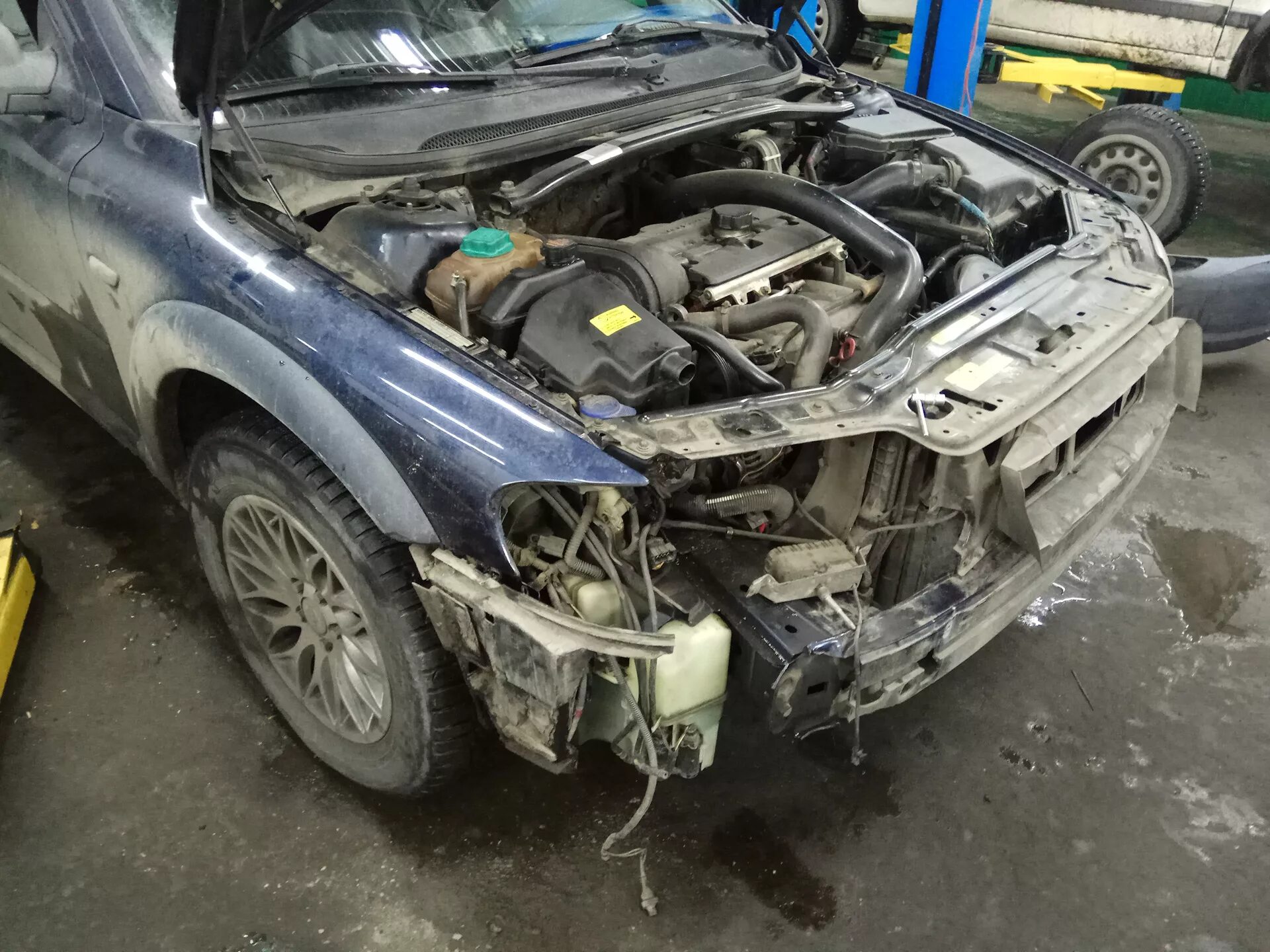 Снятие переднего бампера и установка защитной сетки - Volvo XC90 (1G), 2,5 л, 20