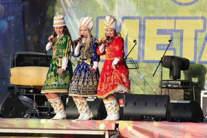 народный самодеятельный танцевальный коллектив «псковские кружева». ансамбль кружево пермь. ансамбль танца кружева. сцена. ансамбль кружева.