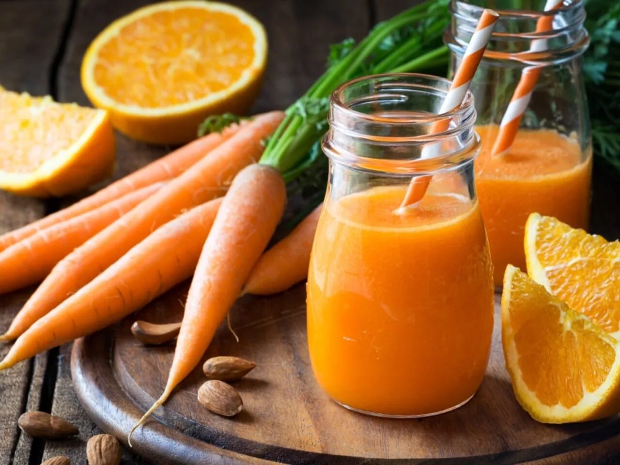 Морковный сок. Морковно яблочный смузи. Морковный Фреш. Яблоко и морковь. Смузи морковь апельсин