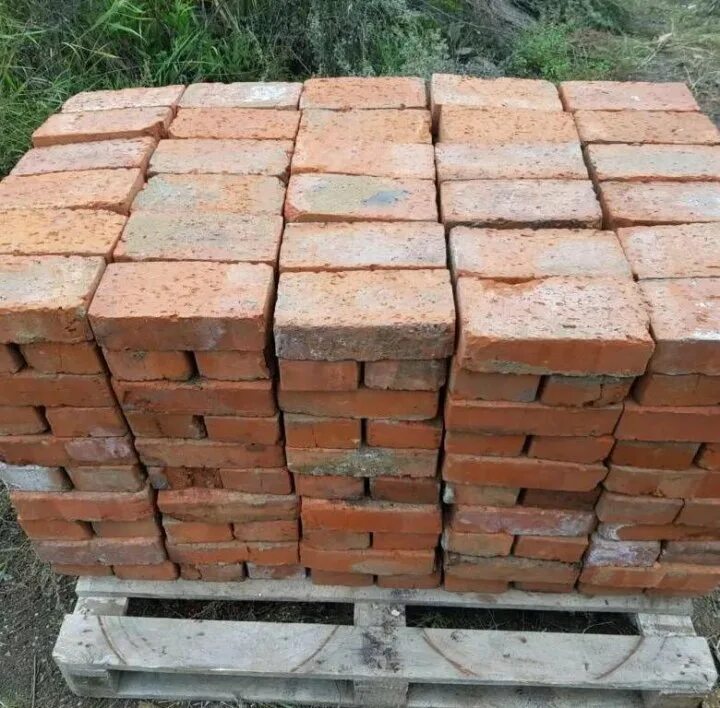 Продаю б у кирпичи