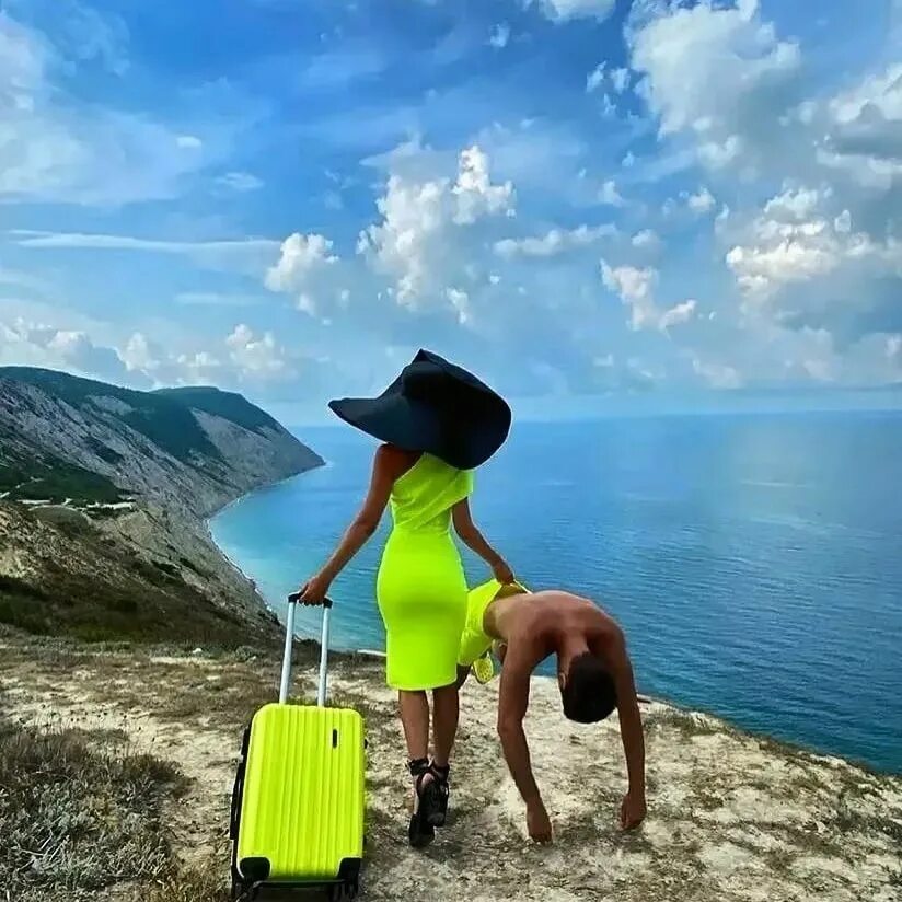 К отпуску готов. Прикольные чемоданы. Собирай чемодан. Чемодан на море. Смешной чемодан.