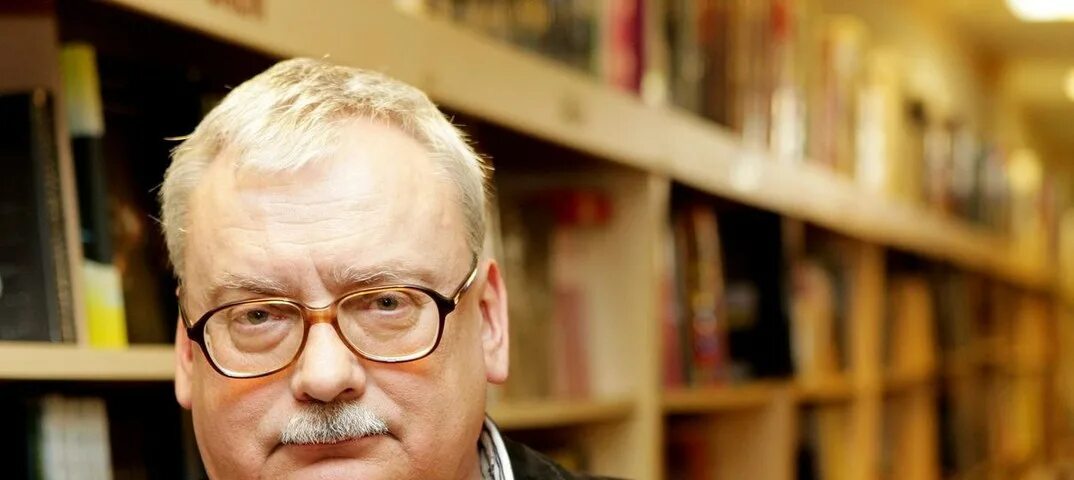 Анджей сапковский в каком. Анджей сапковский в каком