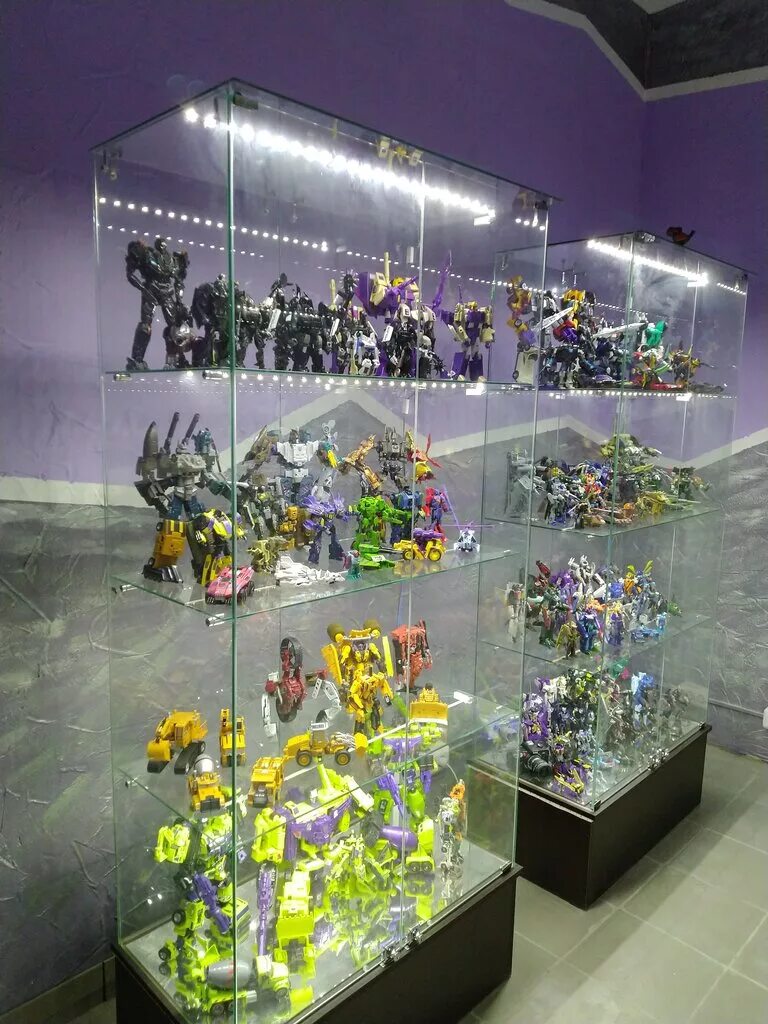 Музей трансформеров пермь. Музей роботов пермь. Музей трансформеров пермь. Музей роботов в перми. Музей роботов трансформеров.