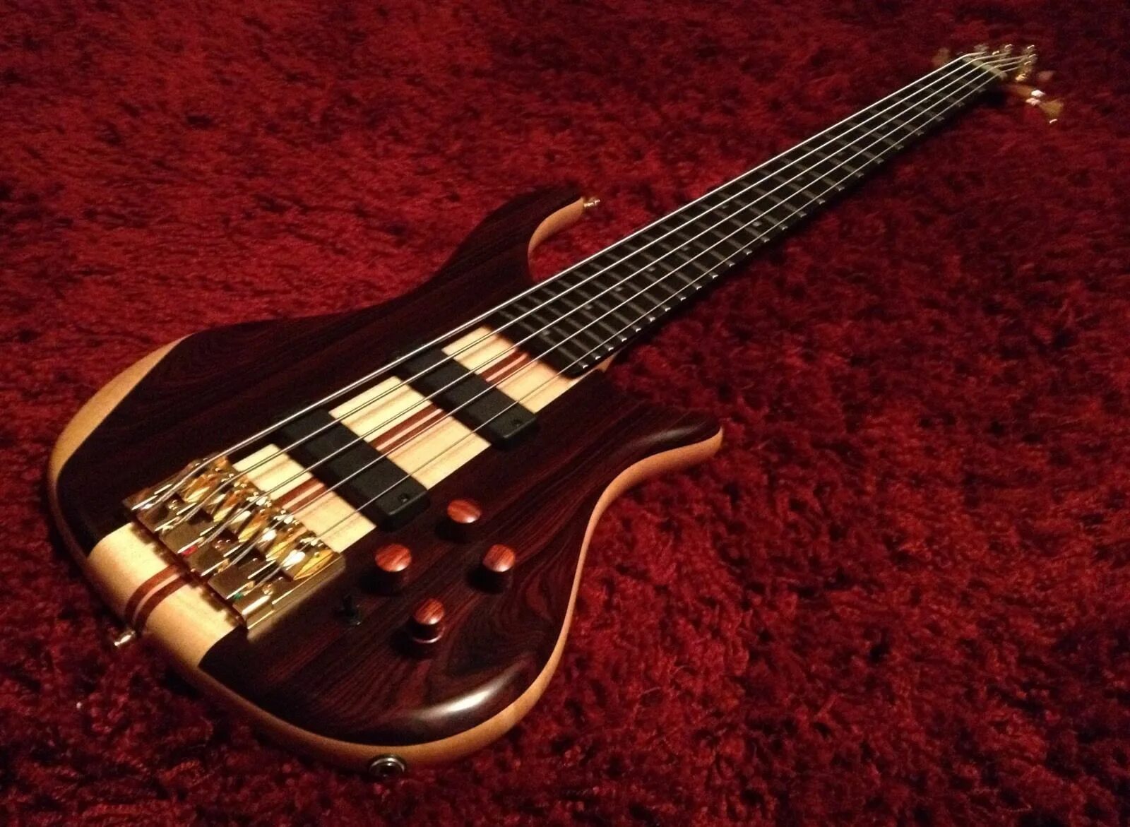 Бас гитара pedulla. Peter gunn табы. Bass theme. Gothic main theme guitar. Pipe dream but its the mario underground theme (animusic).