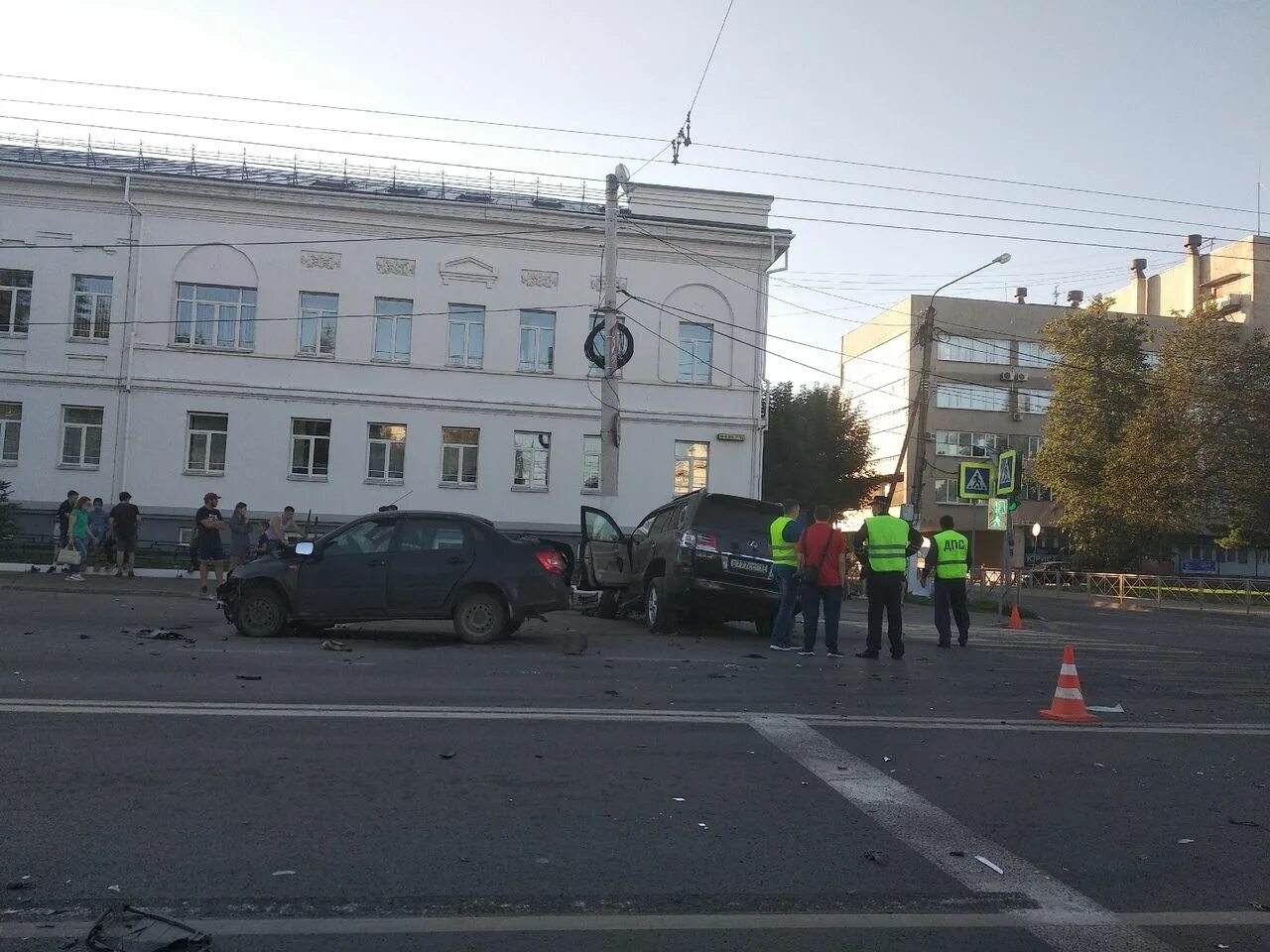 Авария в костроме с ребенком. Авария на Костромском проспекте. Авария Кострома 2020 за август.