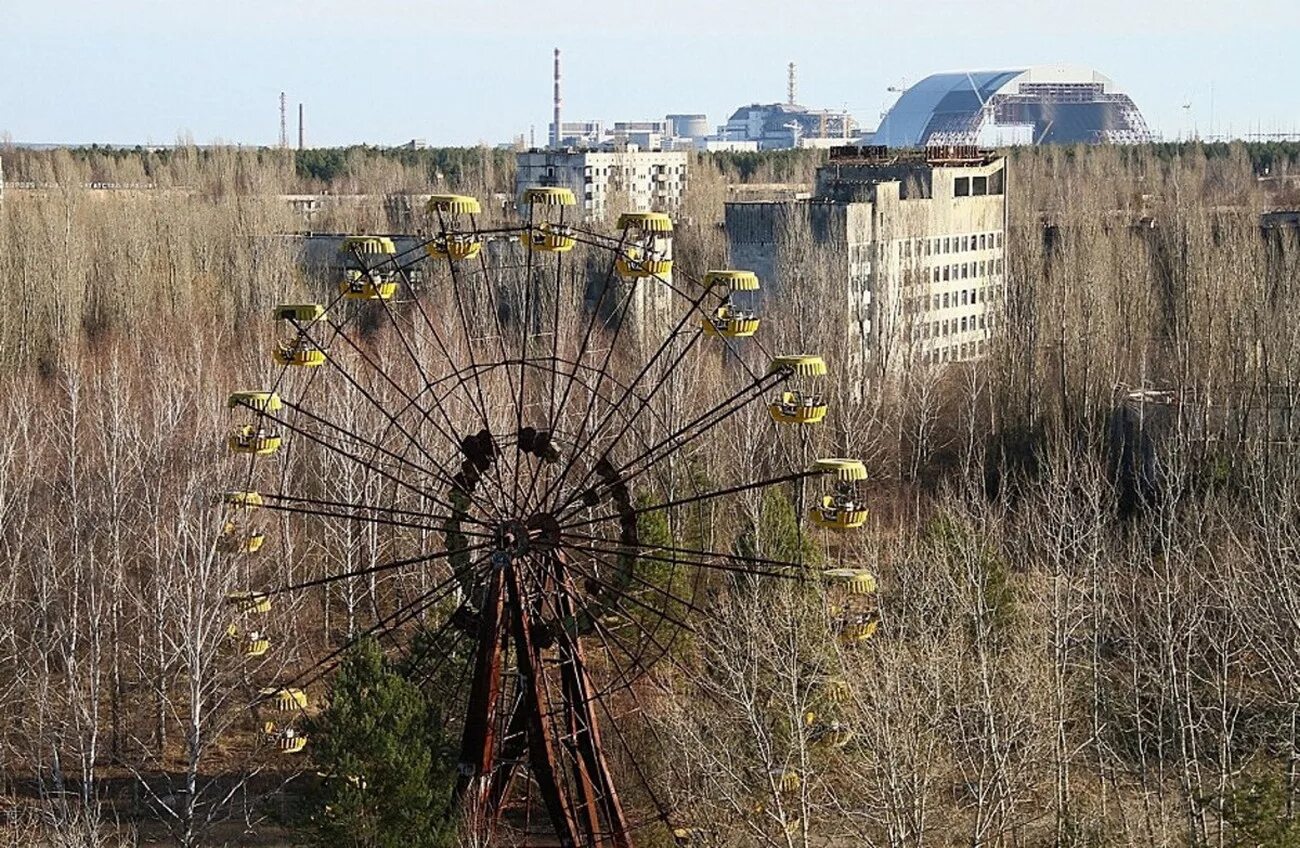 Chernobyl zone. Зона отчуждения Чернобыльской АЭС. Чернобыль зона отчуждения Припять. Зона отчуждения Чернобыль станция Припять. Чернобыль зона отчуждения город Припять.