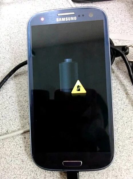 Части зарядки для телефона. Телефон не заряжается нормально. Что делать если телефон не заряжается на зарядке. Телефон при выключении. Телефон не заряжается нормально.