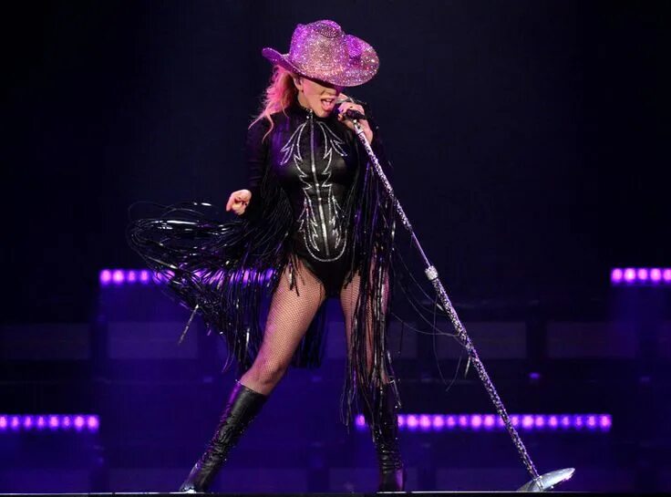 Joanne леди гага. Леди гага на сцене. Artrave: the artpop ball tour. Gaga tour. Gaga tour.