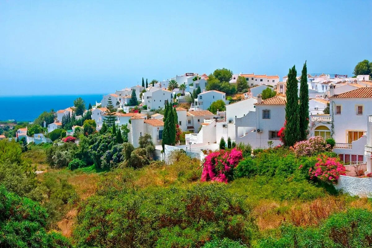 Испания города курорты. Ситжес испания. Costa blanca испания. Коста де брава испания. Испания города курорты.