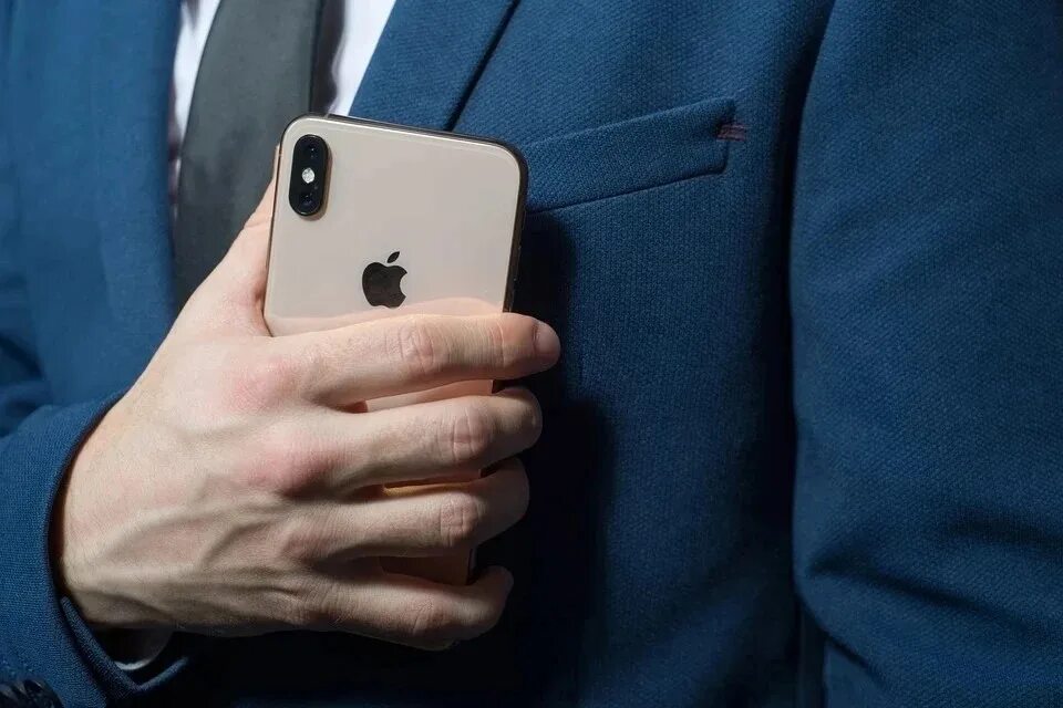 Использовать айфон. Использование айфона. Ios 17 дата выхода. Использование айфона. Iphone x сток.