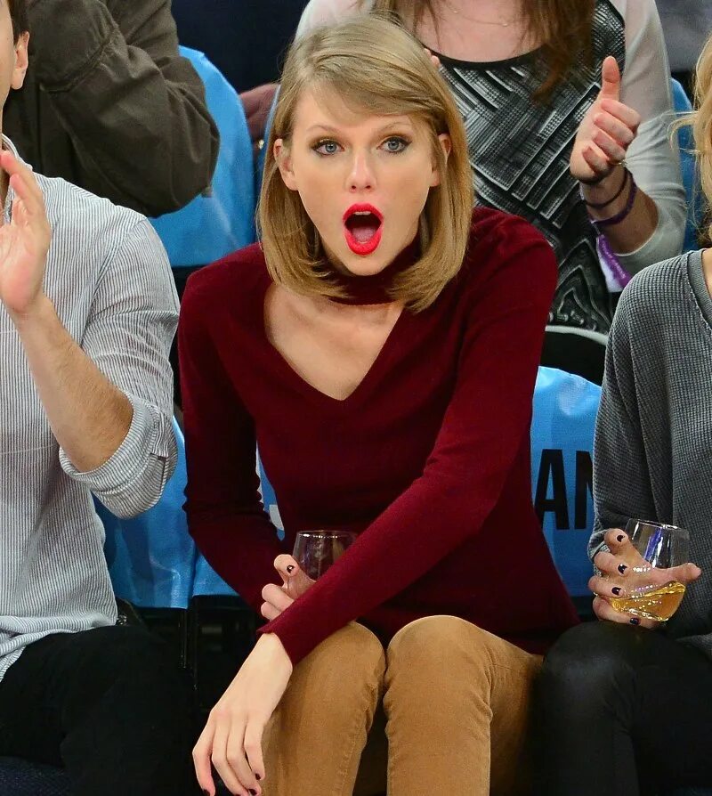 Taylor Swift Surprised. Taylor Swift face 2023. Тейлор Свифт в шоке. Тейлор Свифт открытый рот. Резко открыла рот