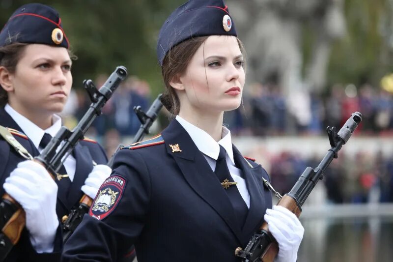 Девушки курсанты. Девушки полицейские России. Девушки курсанты МВД. Женщины в форме МВД.