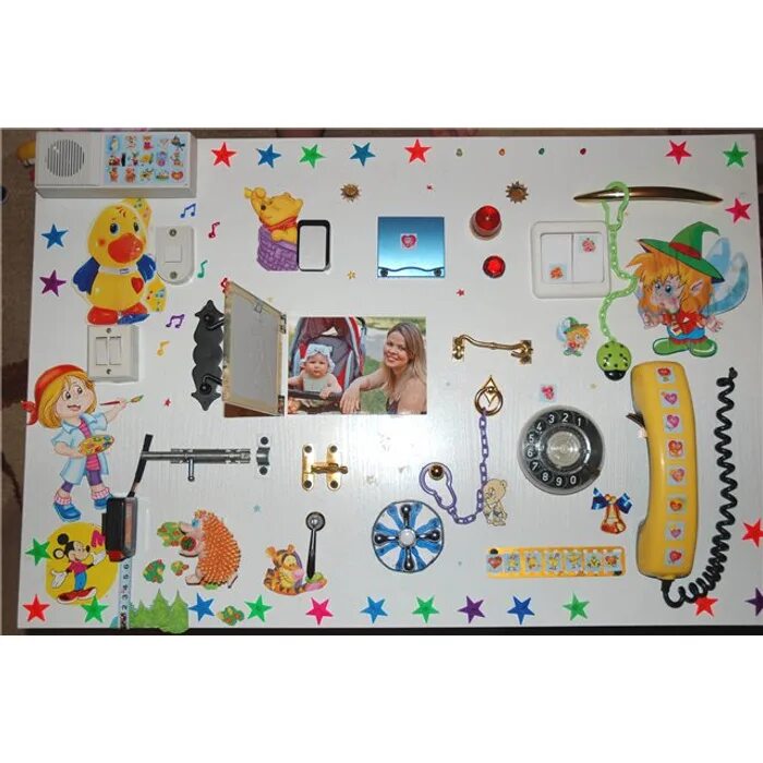 Игрушки для детей до года. Доска для развития мелкой моторики. Игрушки развивающие мелкую моторику. Для детей сделать 1. Развивающая доска монтессори.