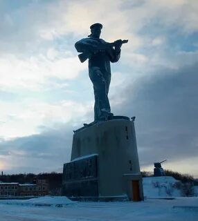 Памятник героям заполярья