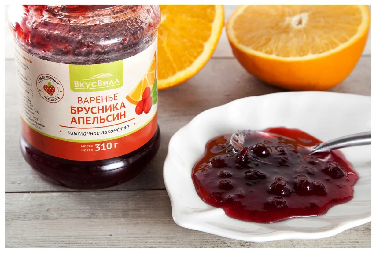 Варенье из брусники с апельсинами на зиму. Варенье из брусники с апельсинами на зиму. Варенье брусничное. Брусничное варенье польза. Варенье из брусники с яблоками.