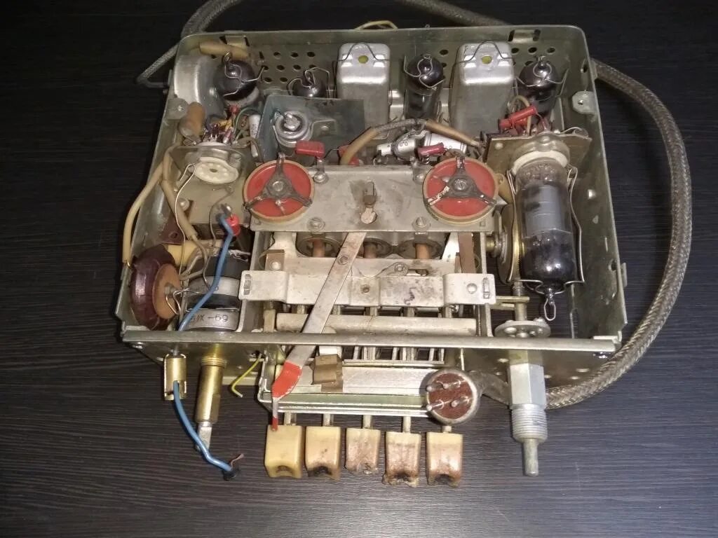 Автомобильный ламповый радиоприемник а-12. Радиоприемник вэф 12. Ретрофит магнитолы. Радиоприемник вэф 201. Радиоприемник юнга схема.