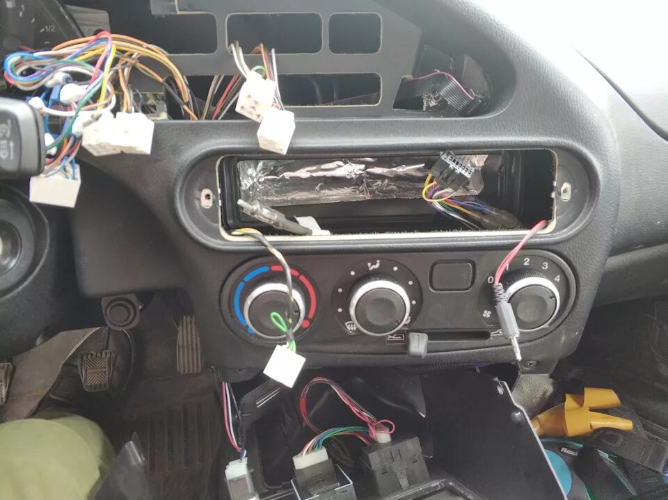 Установка 2din магнитолы в шевроле ниву - Chevrolet Niva, 1,7 л, 2008 года автоз