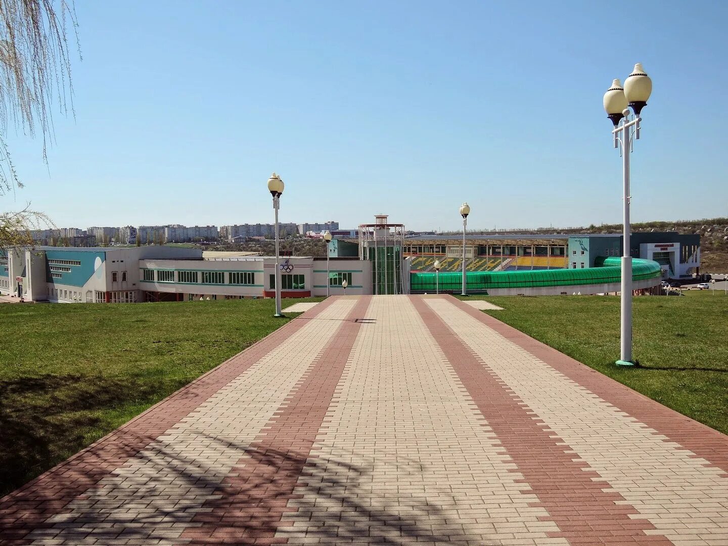 Горняк губкин. Горняк губкин белгородской. Стадион ск горняк губкин. Стадион кристалл губкин. Горняк губкин.