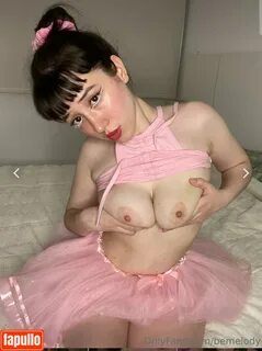 young saggy tits pics 