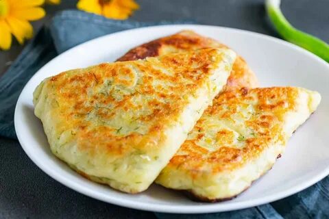 Картофельные с сыром на сковороде