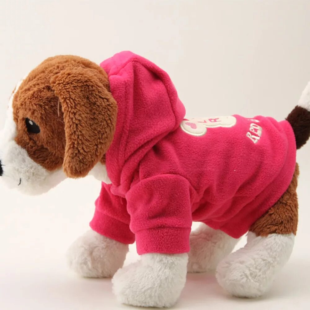 Чихуахуа 24 см hansa. Собака с одеждой игрушка. Собака с одеждой игрушка. Собака с одеждой игрушка. Мягкая игрушка hansa чихуахуа в красном 24 см.