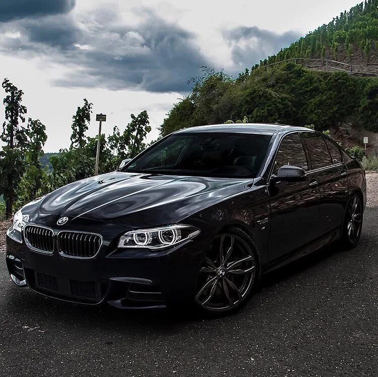 Bmw 5 black. БМВ м5 ф10. BMW f10. BMW 5 f10. BMW m5 f10.