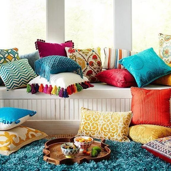 Красивые и яркие вязаные вещи Decor, Wicker decor, Porch decorating