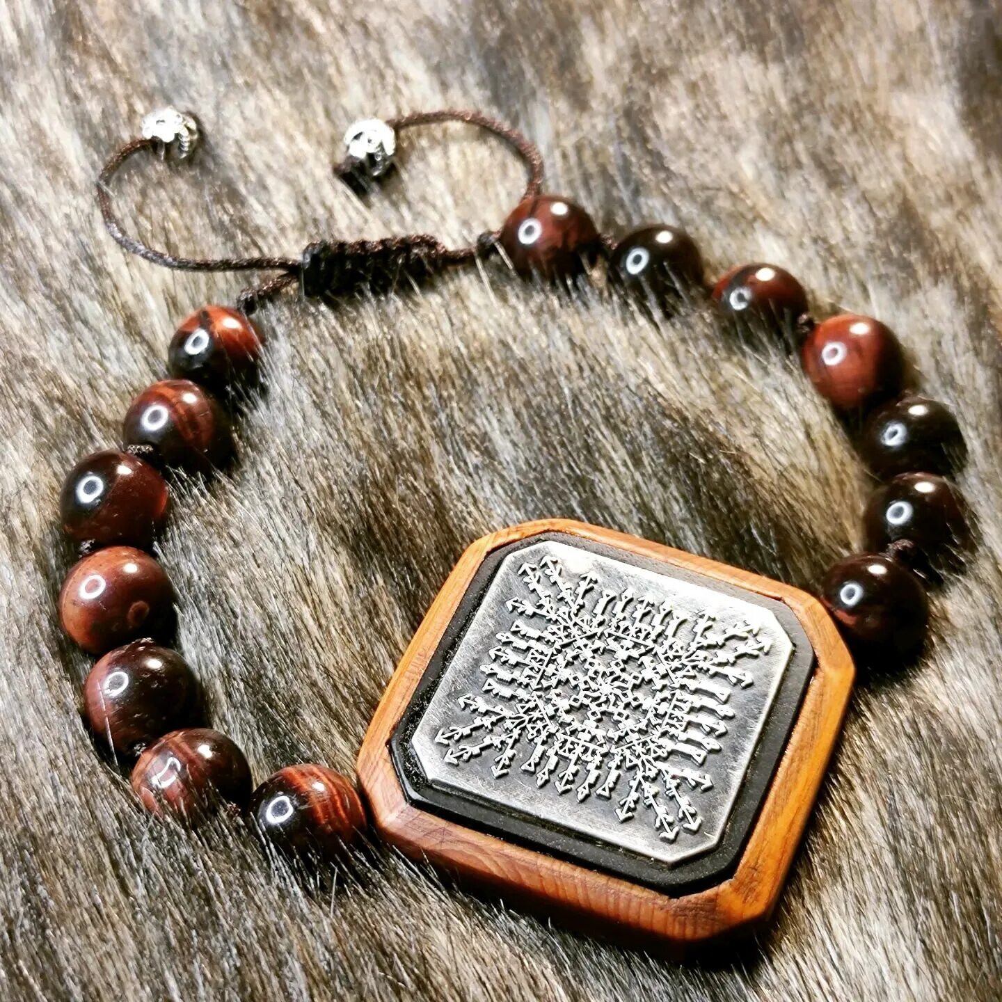 Браслет артефакт. Браслет артефакт. Артефакт браслет. Магические артефакты. Магические артефакты браслеты.