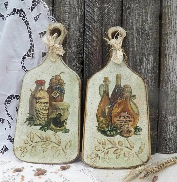 Декупаж разделочных. Декупаж кухонной доски. декупаж разделочной доски. декупаж деревянной доски. декупаж на доске разделочной деревянной.