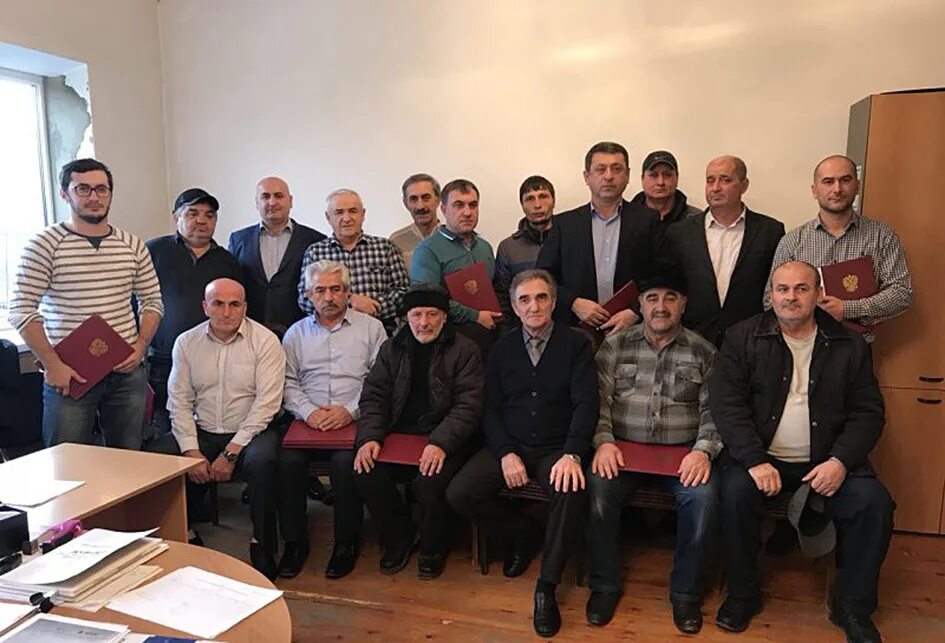 Директор дгу в хасавюрте. Электросети хасавюрт. Директор южных электрических сетей. Мобильное приложение тэс+. Глава хасавюртовского района 1995.