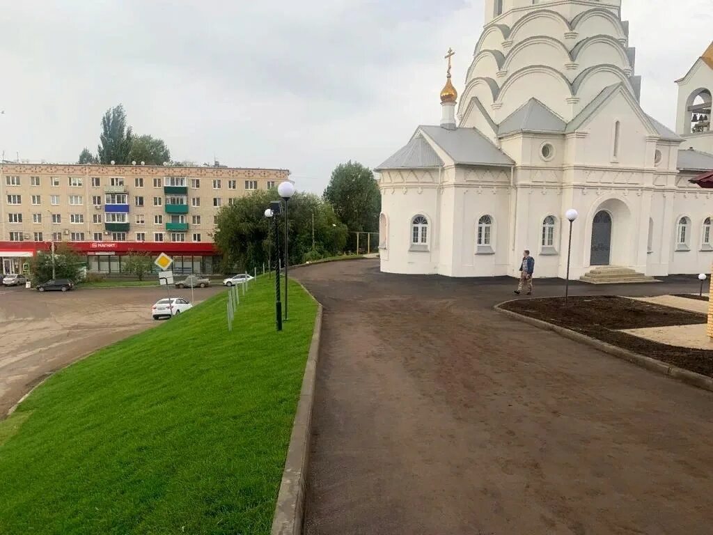 Храм в Октябрьске Самарской области. Храм Вознесения Господня Октябрьск. Сквер у Вознесенской церкви. Октябрьск достопримечательности. Прогноз погоды в октябрьске на 10 дней