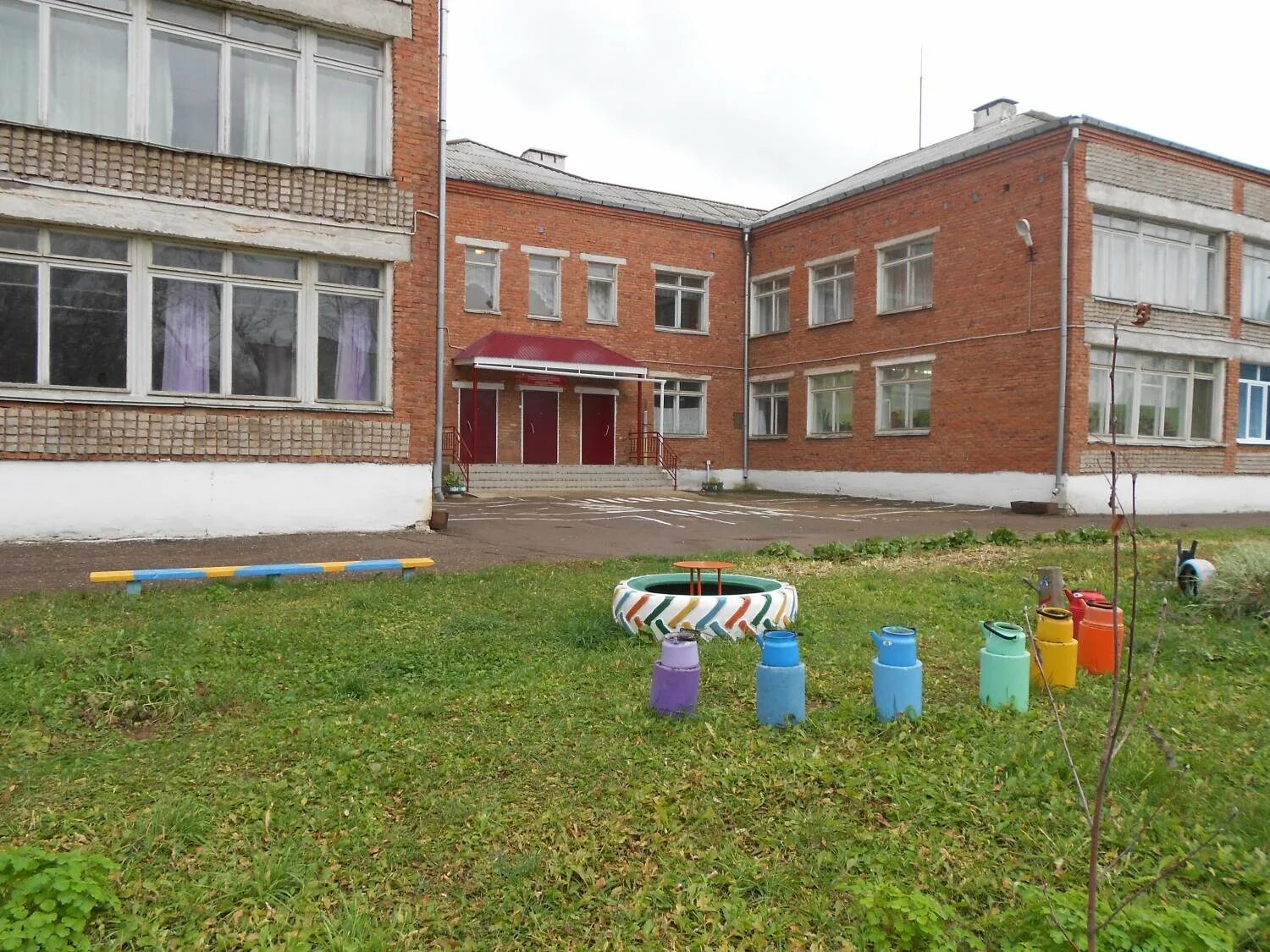 Лицей вятские поляны. Вятские поляны садик 10 заведующая. Чебурашка вятские поляны. Детский сад ручеек вятские поляны. Детские сады вятские поляны.