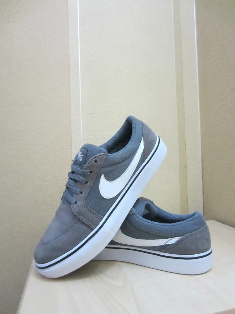 Кеды Nike SB satire II серые. Nike SB серые. Найк серые 520. Nike SB серые замша.