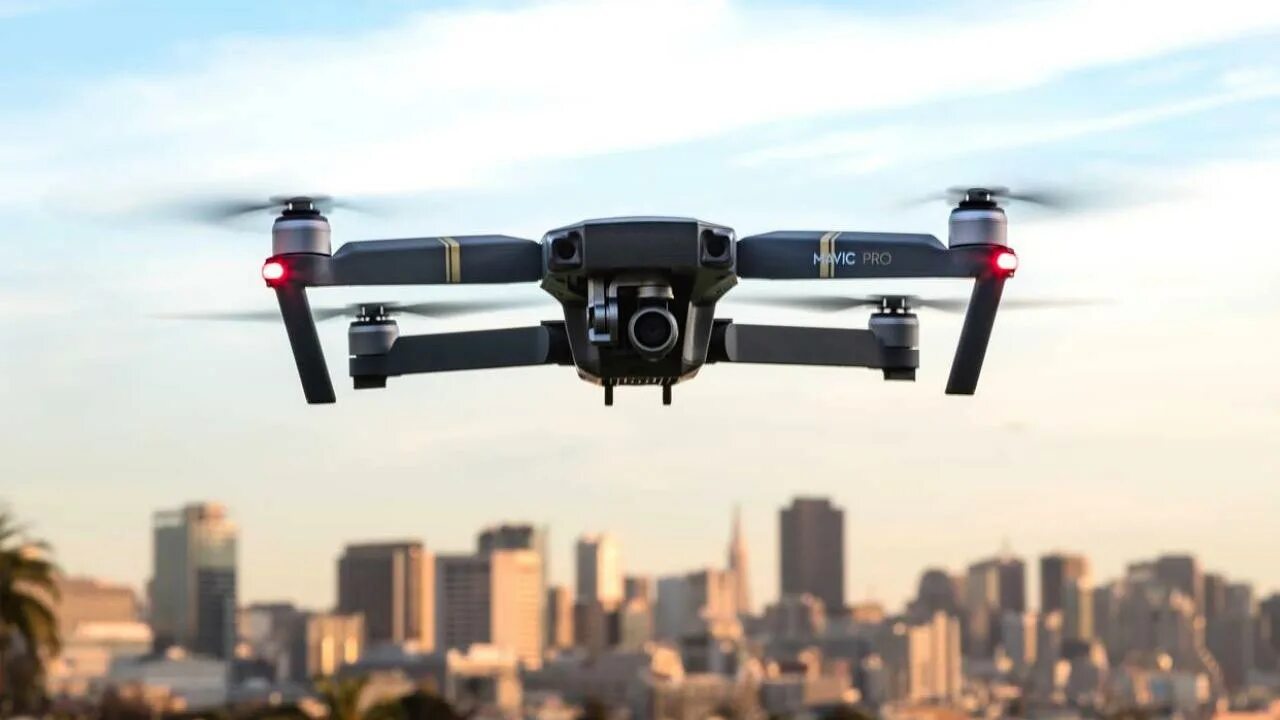 Как расшифровывается дрон. Бпла мавик. беспилотный mavic. 4a1101 дрон. dji mavic 2 pro в полете.