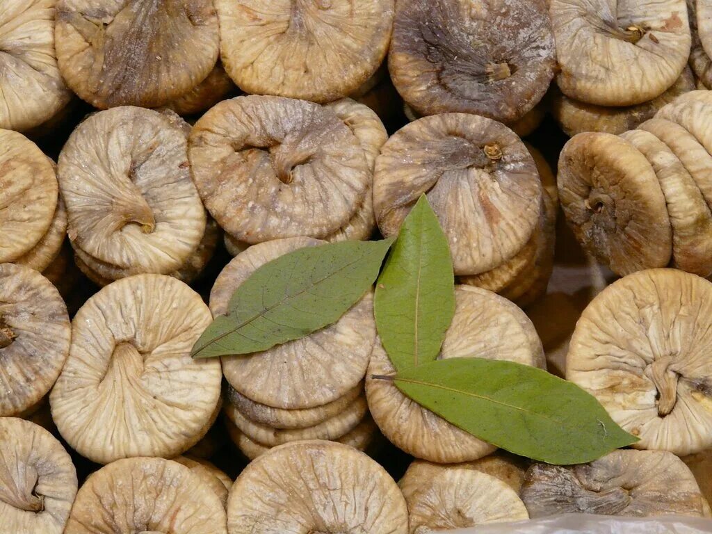Natural dry. Инжир сушеный Kuru Incir. Dried Figs инжир. Инжир Афганский.