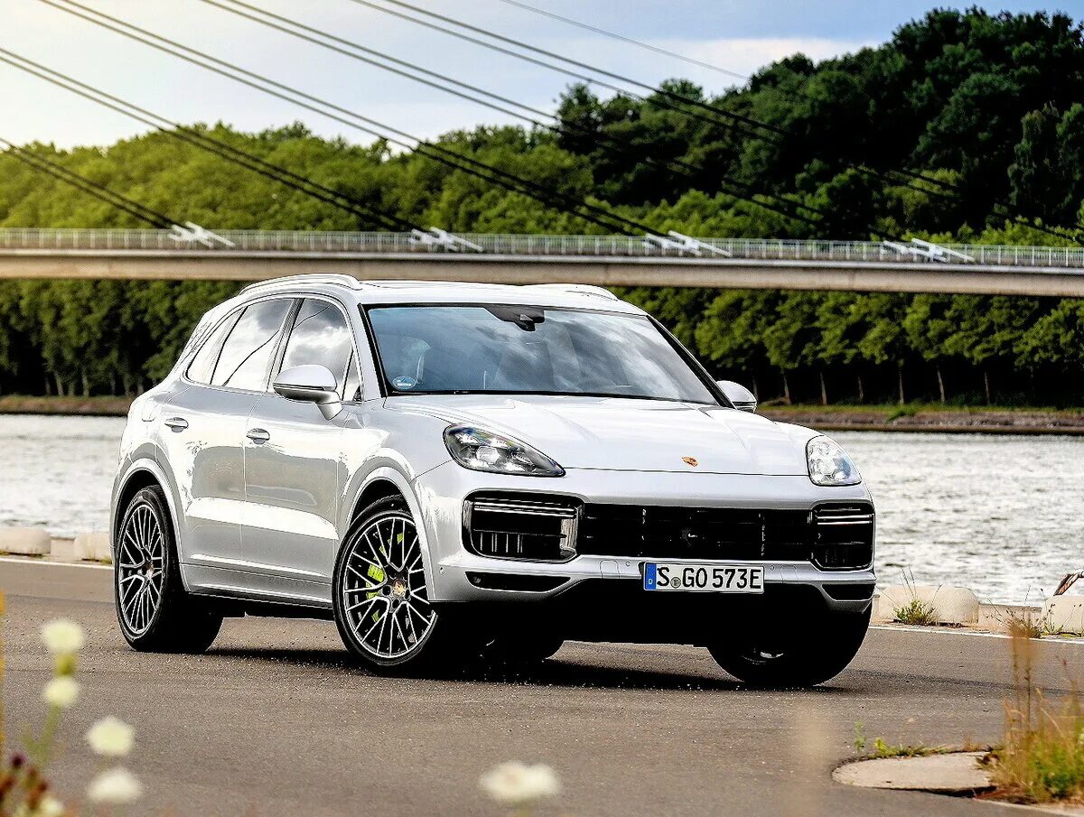 Каен турбо с. Porsche Cayenne Turbo 2020. Порше Кайен турбо s. Porsche Cayenne Turbo s e-Hybrid. Порше Кайен турбо с 2020.