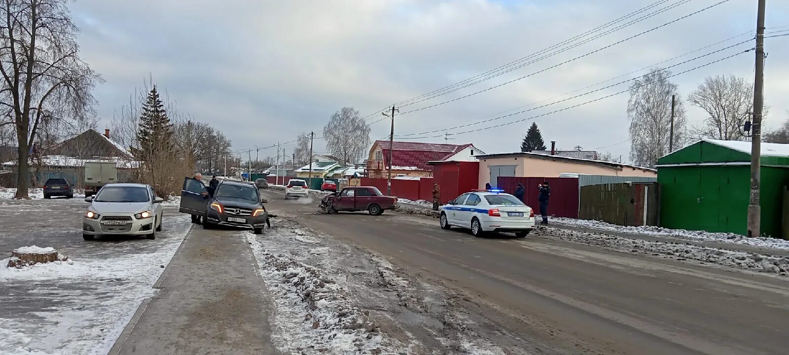 Брянск володарский суд сайт. Авария в Володарском районе Нижегородской области. Володарка Брянск. Руководители Володарского района Брянска. Авария в Брянске Володарский район.