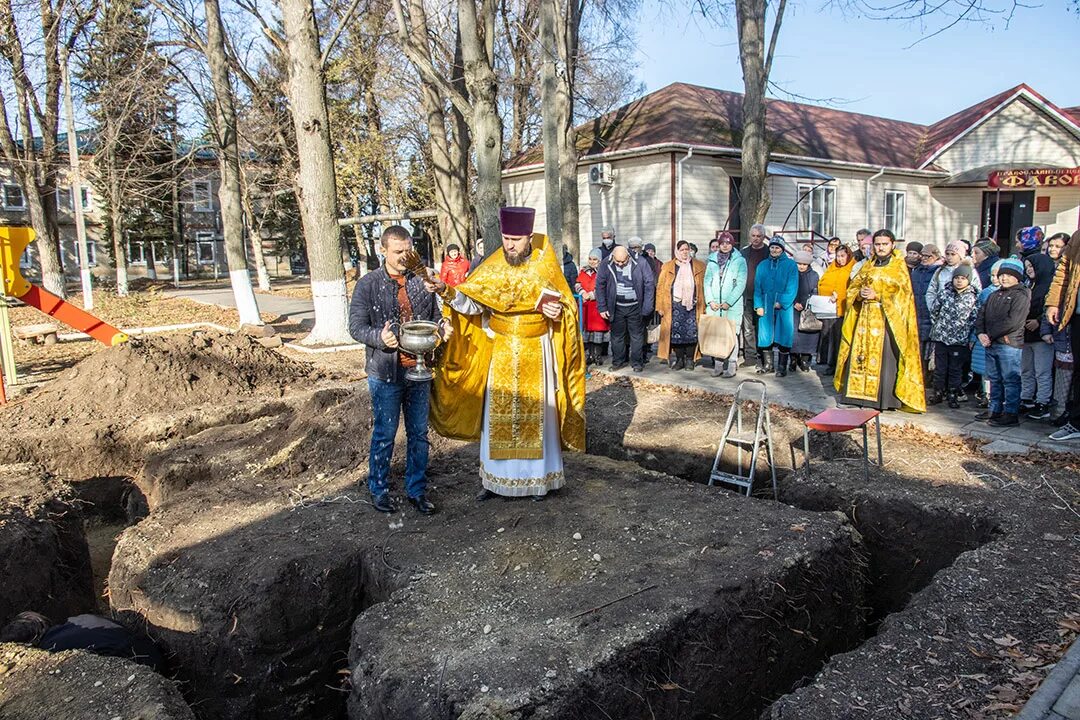 Школа Живоносный источник. Станица нефтяная храм Живоносный источник. Воскресная школа Живоносный источник в Царицыно. Живоносный источник Балыклы. Живоносный родник