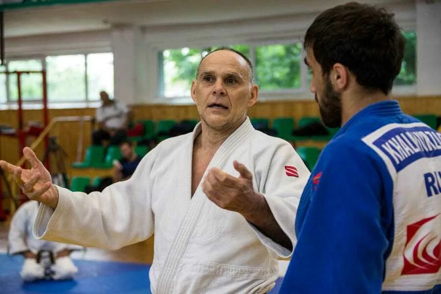 Поздравление тренеру по дзюдо. Лучший тренер дзюдо. Монгуш альберт дзюдо. Якуб коблев дзюдо. Тренер сборной россии по дзюдо эцио гамба.