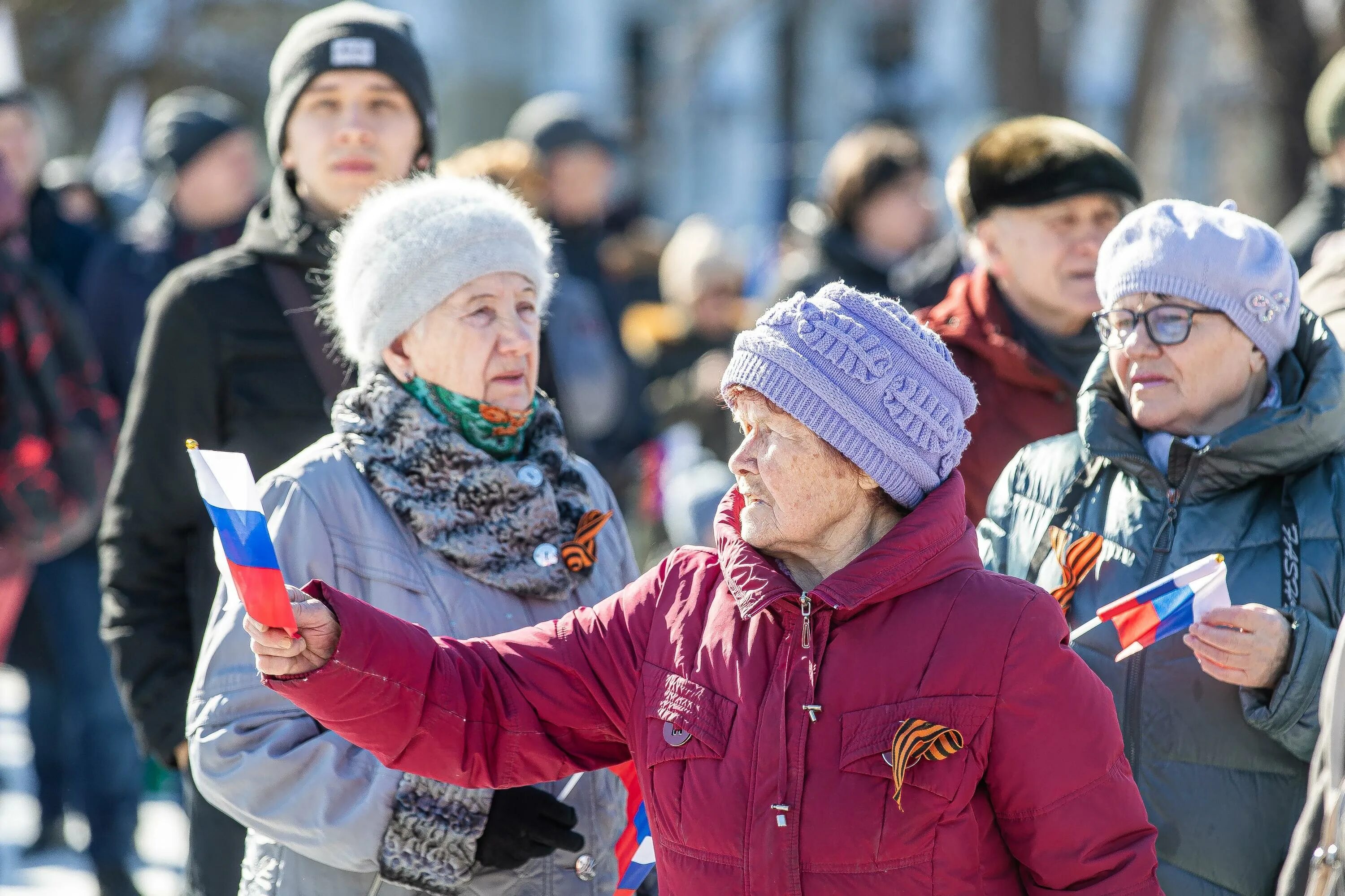 Проиндексированы социальные пенсии. Повышение пенсии. Пенсионер за 80. 80 тыс пенсионерам. Пенсионеры в 80.