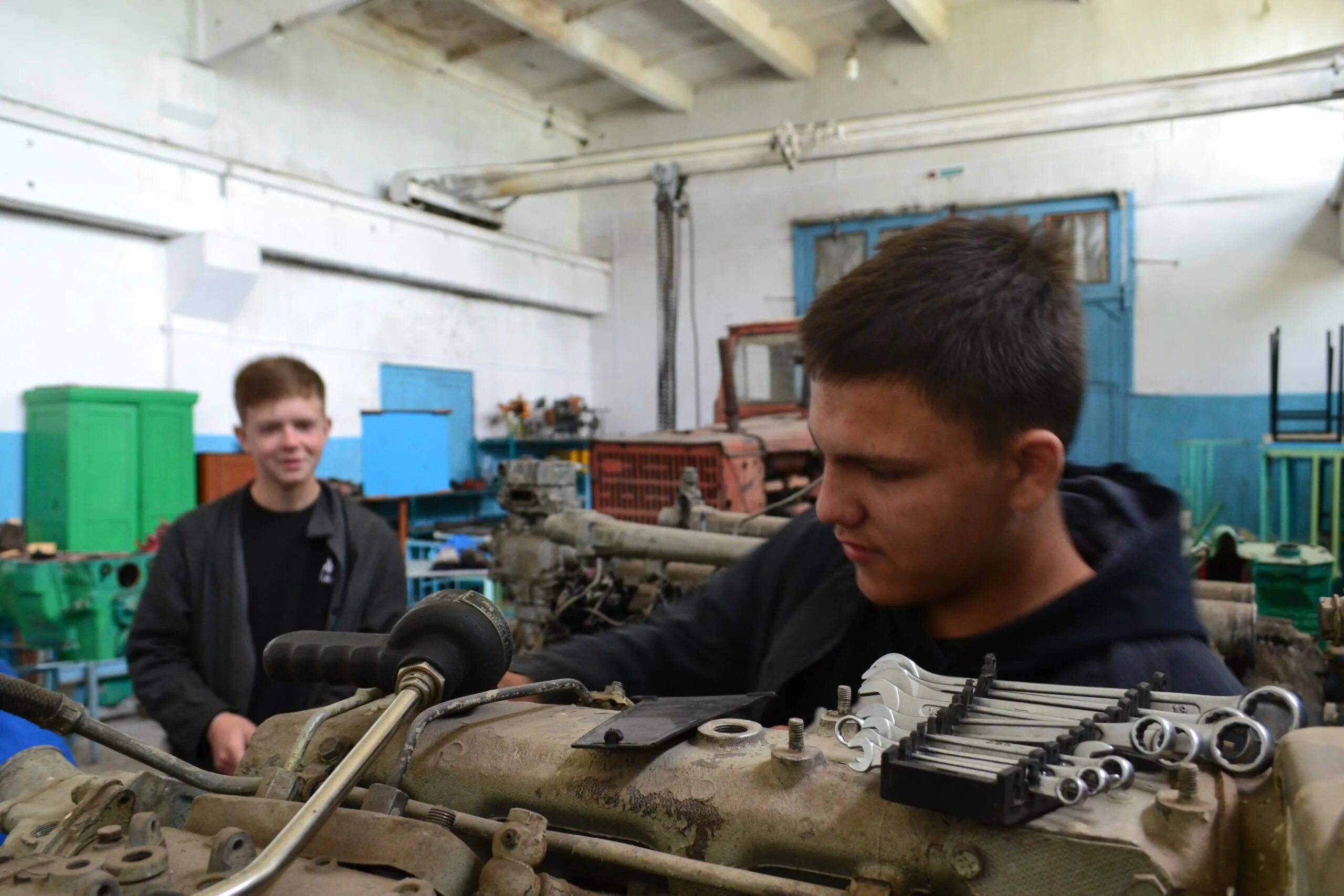 слесарь категории. слесарь по ремонту автомобилей. слесарь сельхозтехники. ремонт сельскохозяйственных машин и оборудования. техобслуживание тракторов.